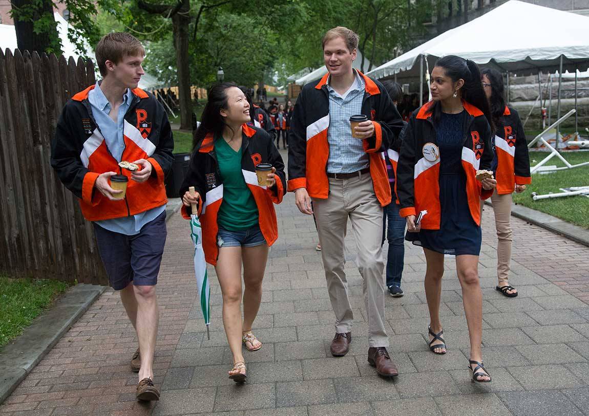 Class Day 2015 students walking to chapel
