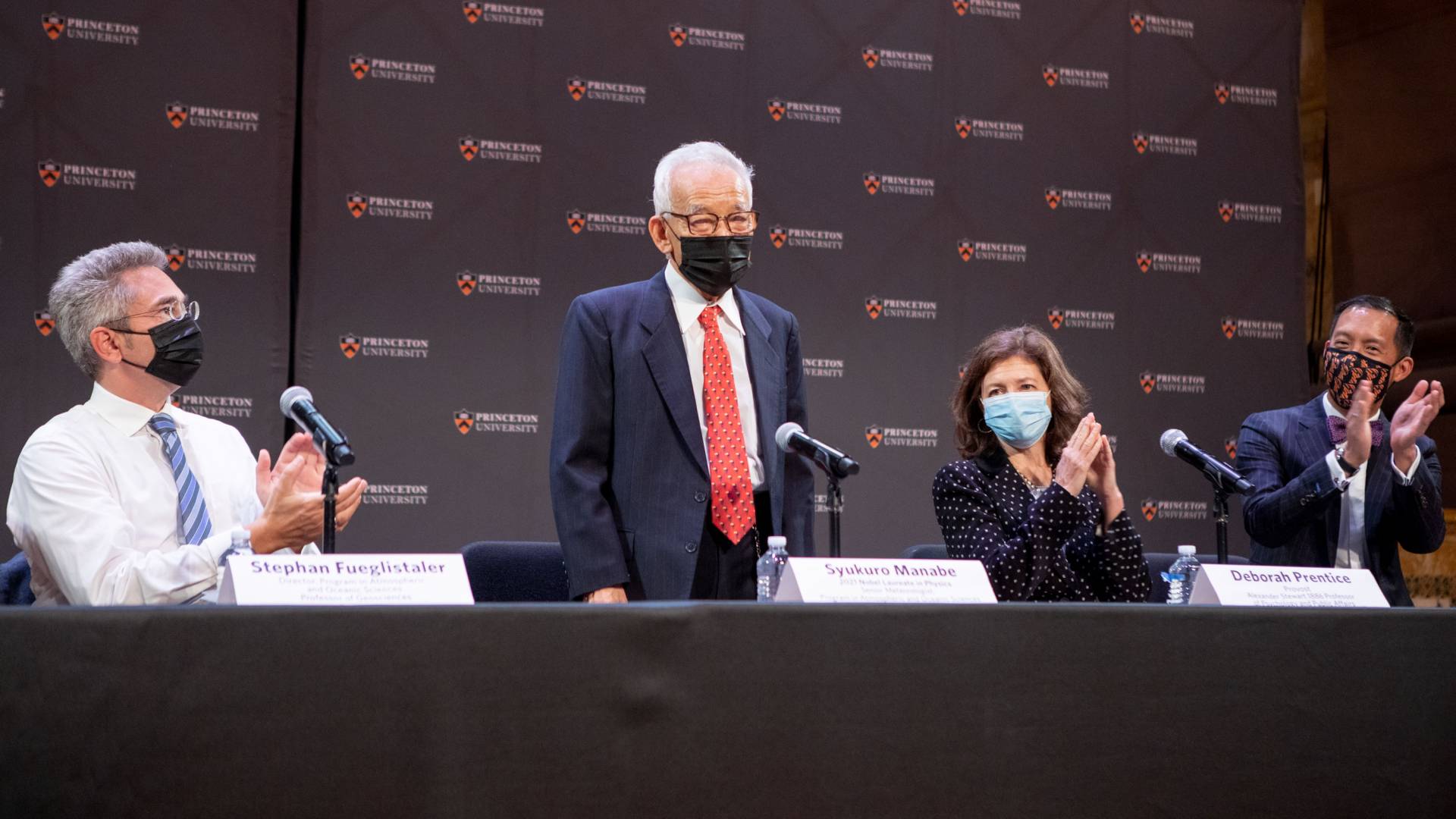 Syukuro Manabe at press conference