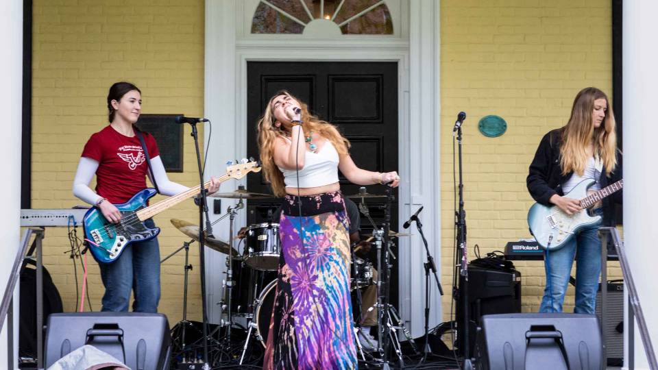 Group singing at the Princeton Porchfest 2023.