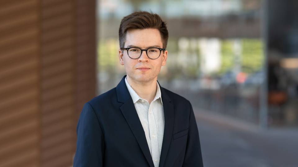 Insert alt text here