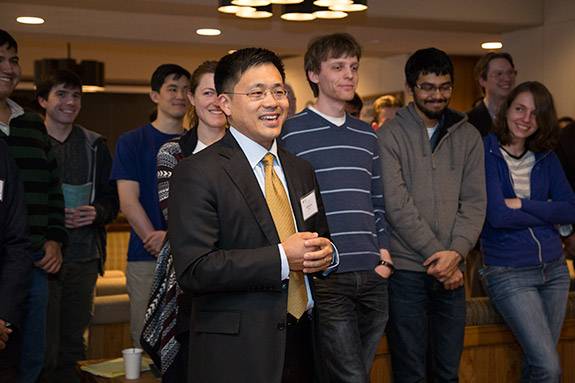 John Nash receives Abel Prize with David Lee and crowd