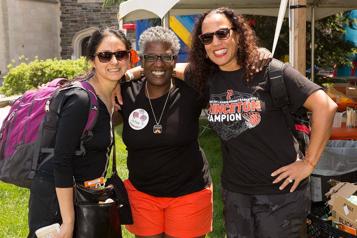 Reunions 2016 Irma Martinez, Satana Deberry, Julianna Edwards