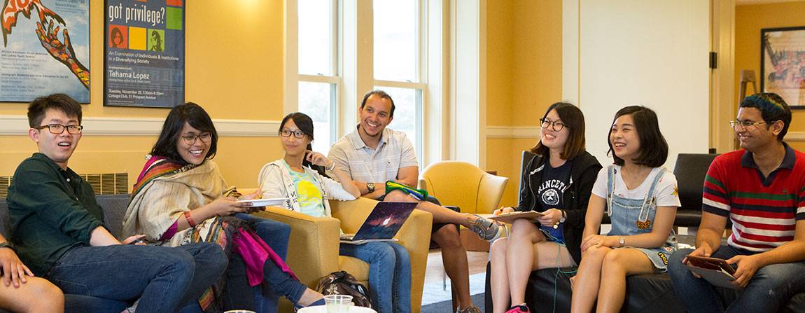 International Summer Internship Program students