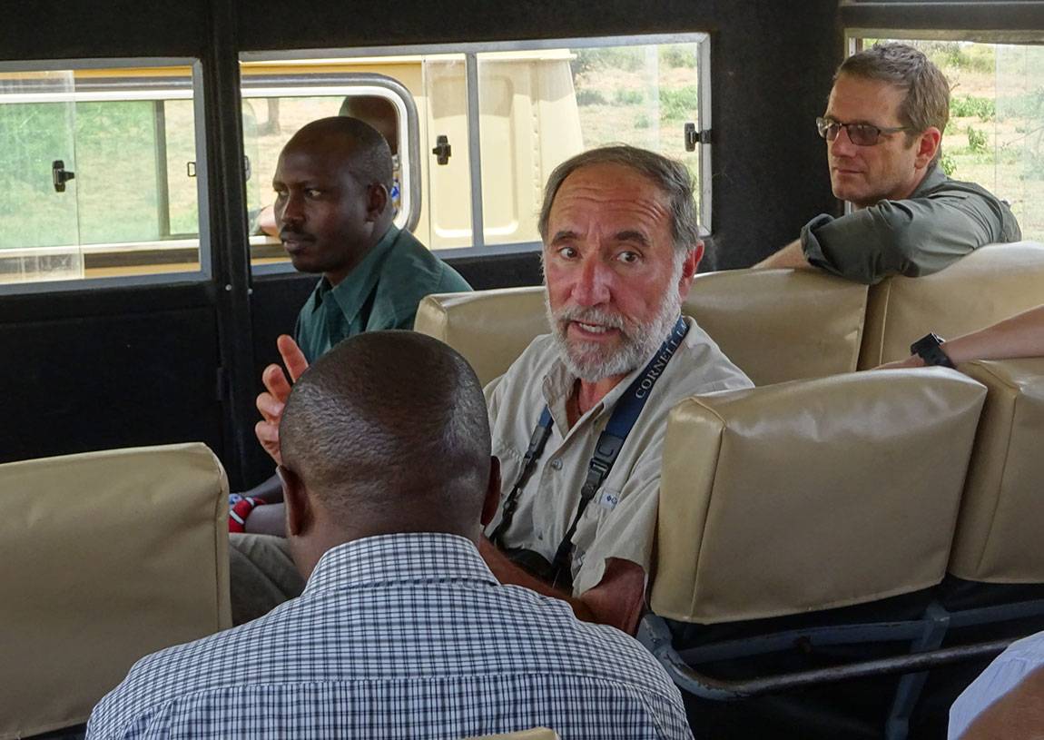 Mpala Dan Rubenstein in bus