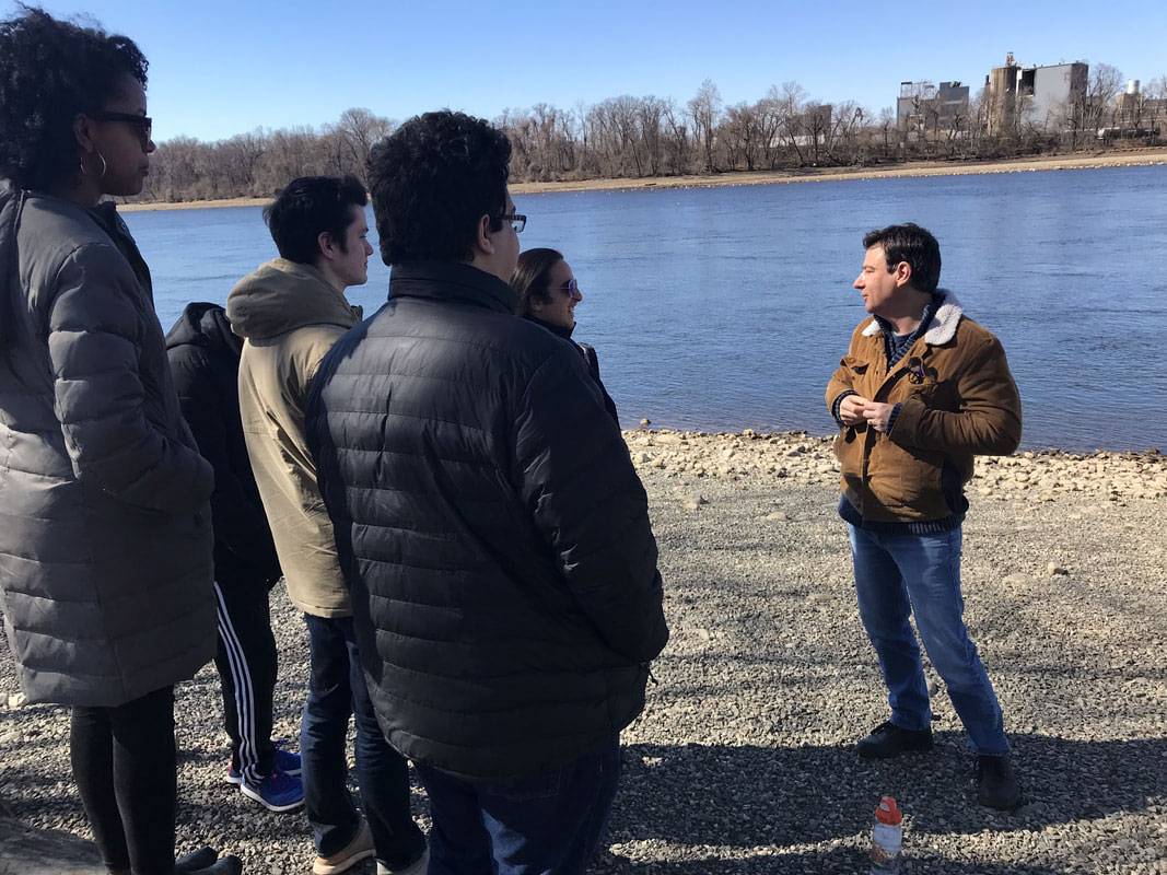 Students on tour of Trenton, NJ