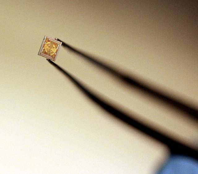 Wave Of The Future: Terahertz Chips A New Way Of Seeing Through Matter